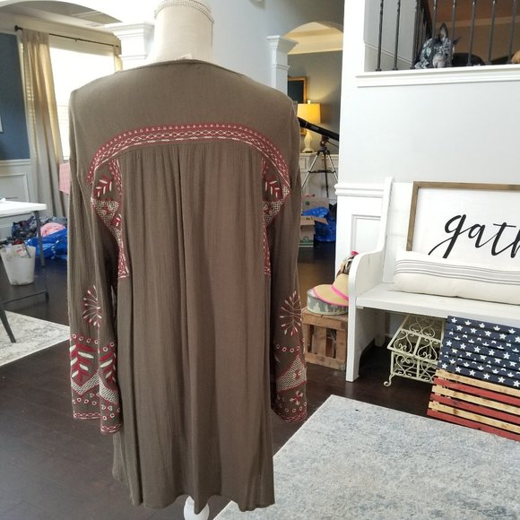 Umgee Dress Extensive Embordered Detail  Large - Picture 3 of 11